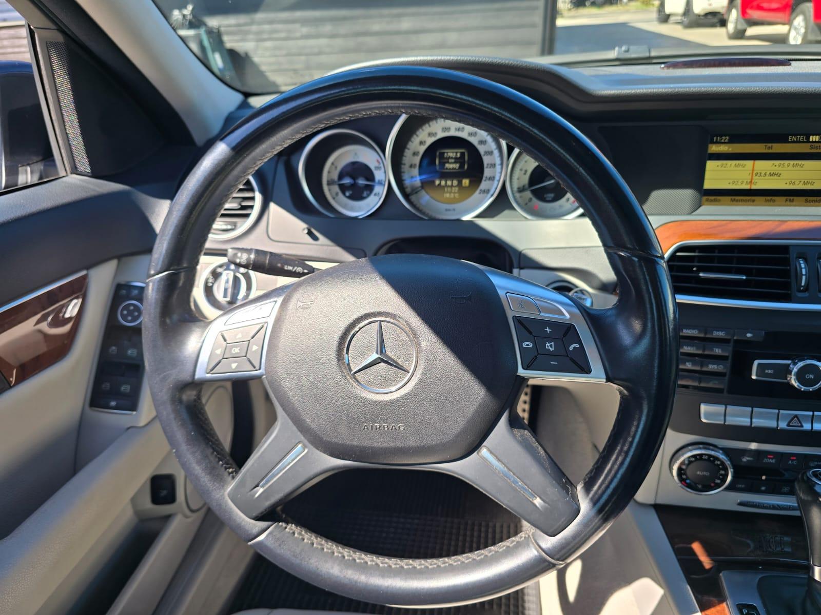Mercedes-Benz C200 2012 - Imagen 12 de 17