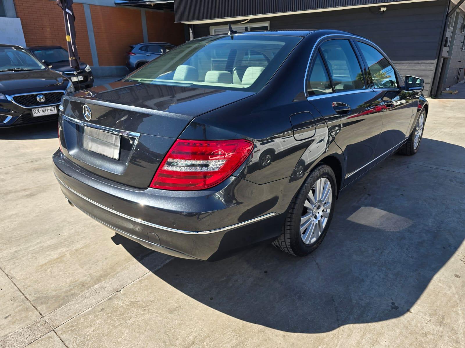 Mercedes-Benz C200 2012 - Imagen 8 de 17