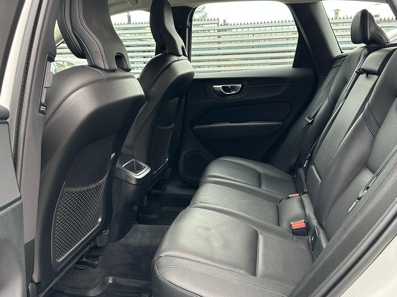 Volvo XC60 2022 - Imagen 9 de 20