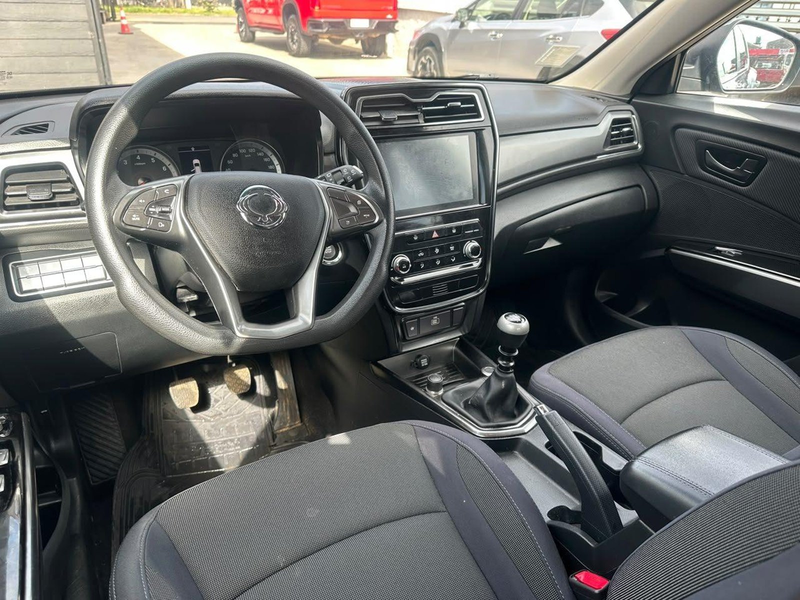 SsangYong TIVOLI 2024 - Imagen 17 de 19