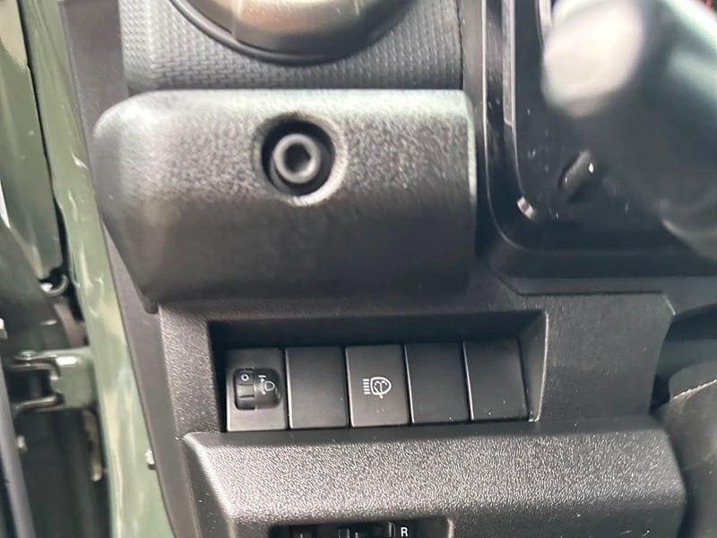 Suzuki JIMNY 2024 - Imagen 11 de 18