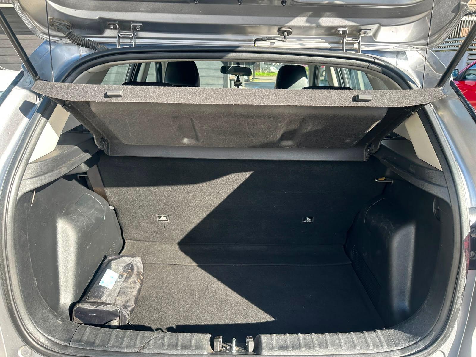 Kia SONET 2023 - Imagen 17 de 18