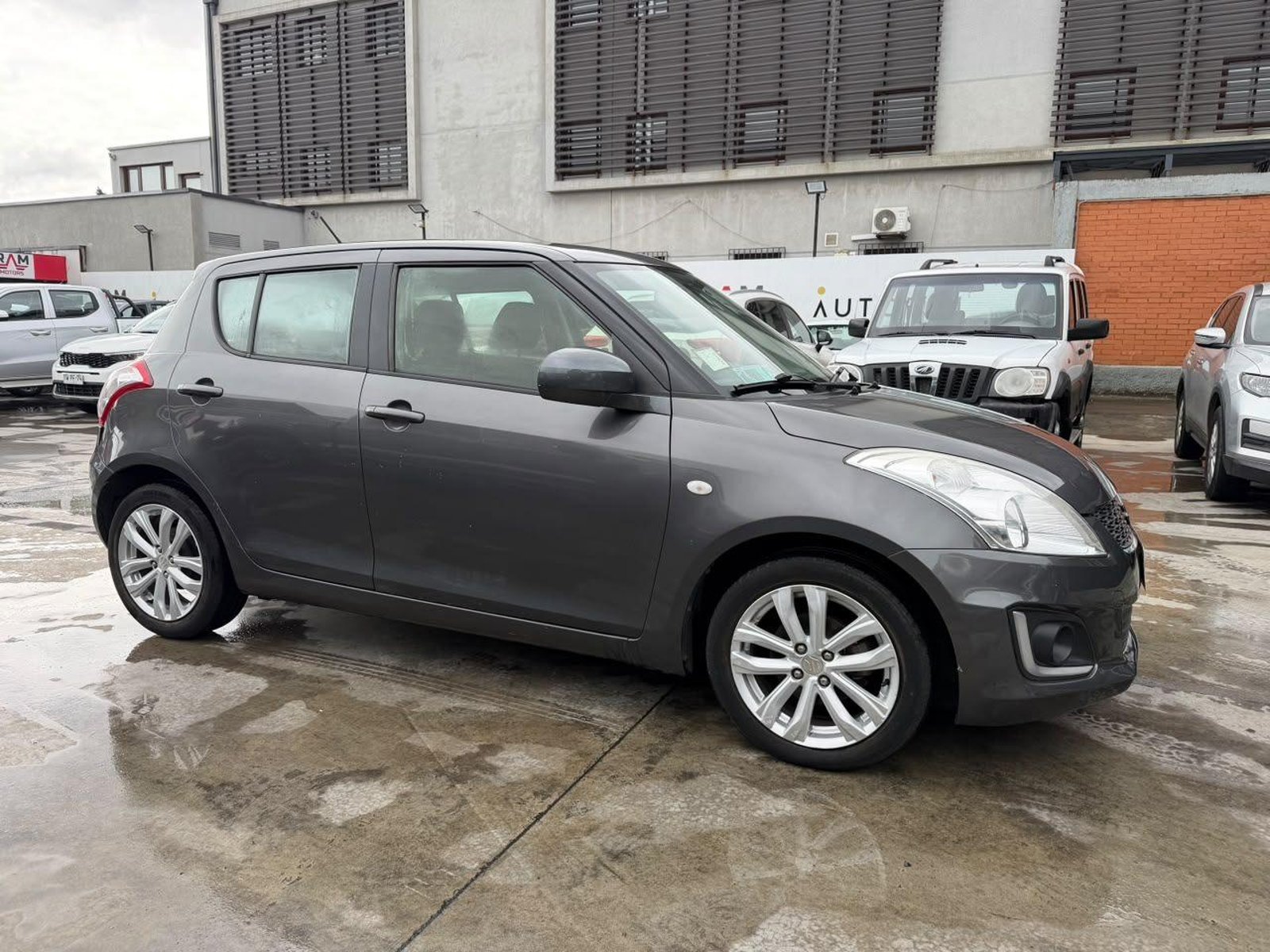 Suzuki SWIFT 2016 - Foto 3 de 19