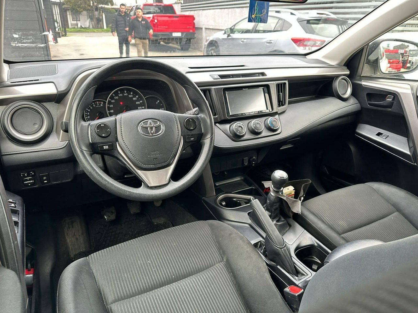 Toyota RAV4 2017 - Imagen 17 de 19