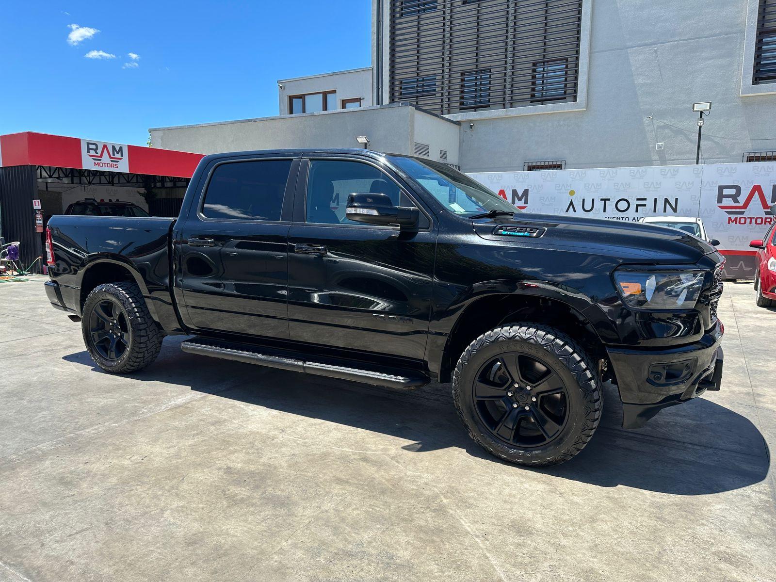 RAM 1500 2022 - Foto 3 de 20