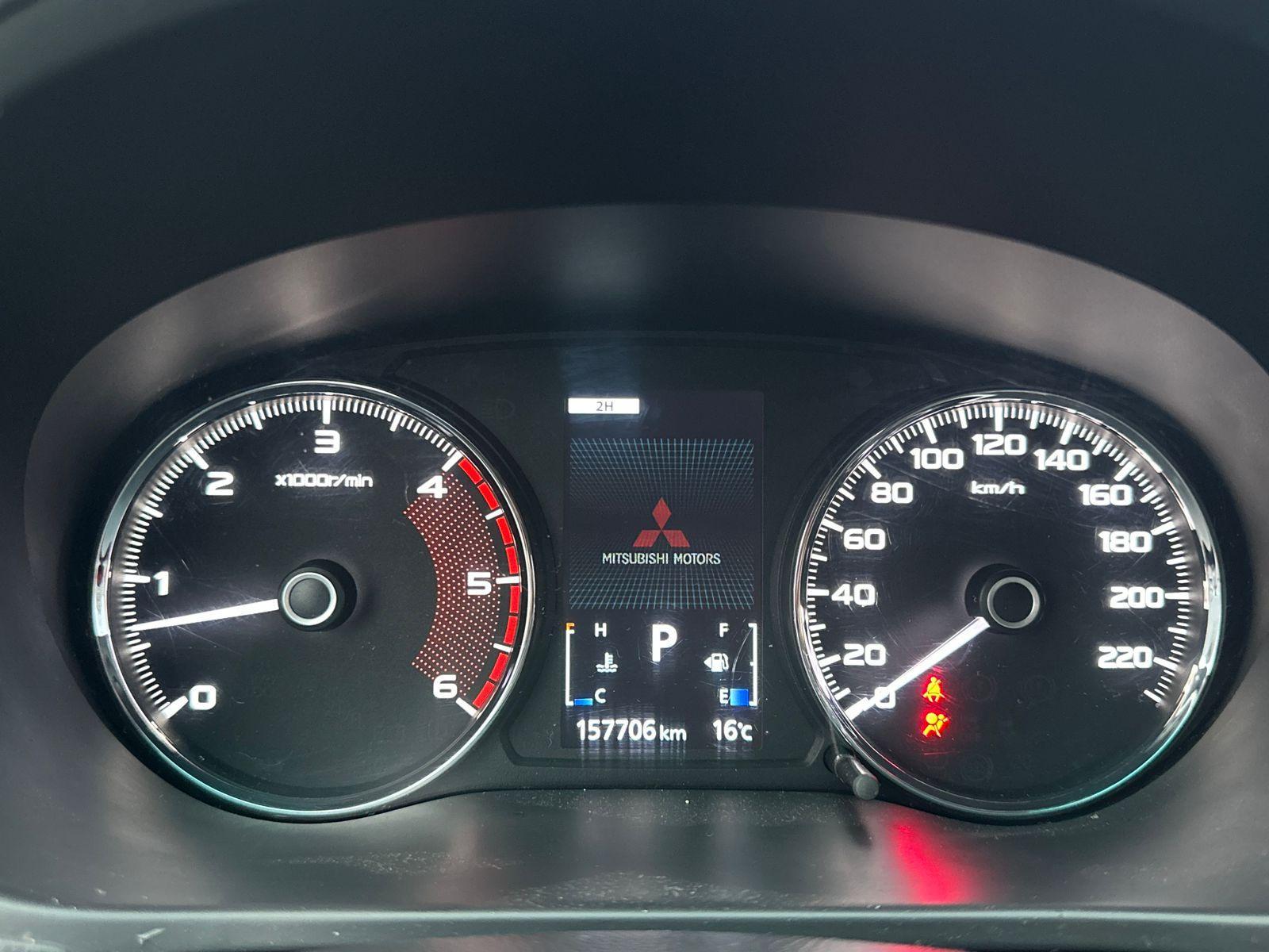 Mitsubishi MONTERO SPORT 2017 - Imagen 13 de 19