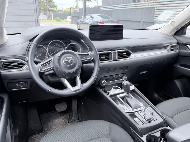 Mazda CX-5 2025 - Imagen 15 de 17