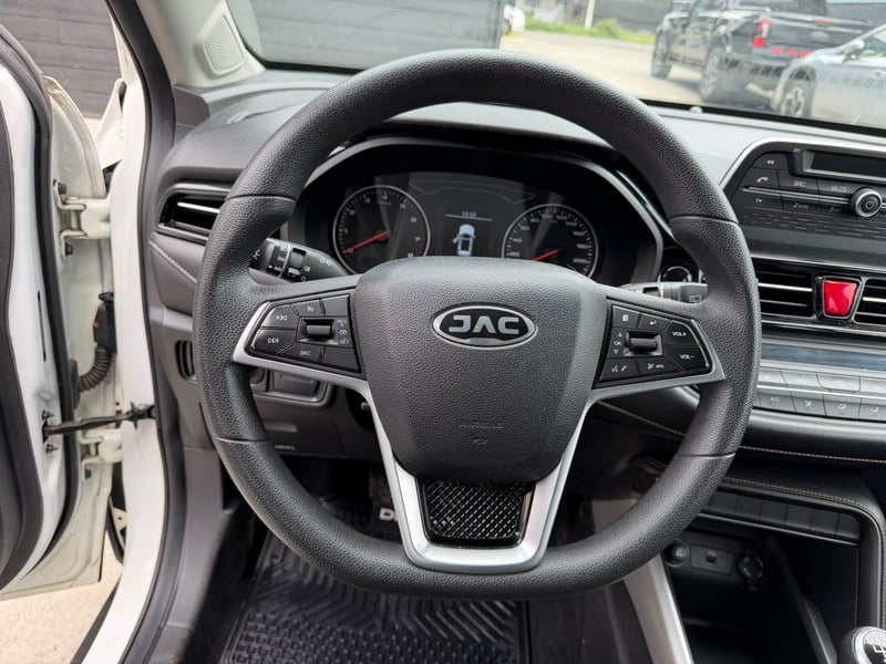 JAC JS4 2023 - Imagen 12 de 18