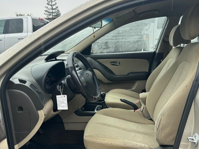 Hyundai ELANTRA 1.6 2010 - Imagen 7 de 18
