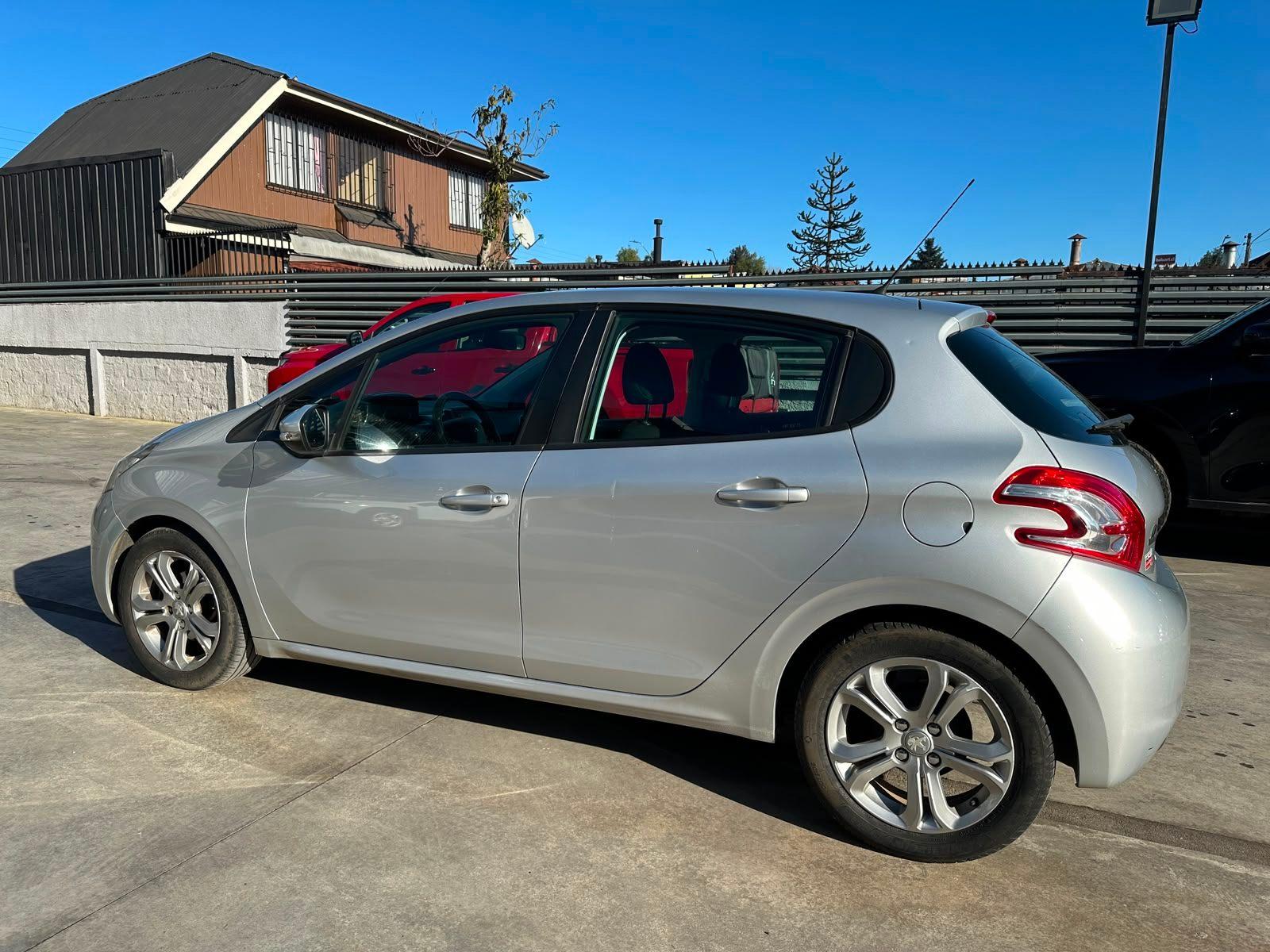 Peugeot 208 2015 - Imagen 6 de 19