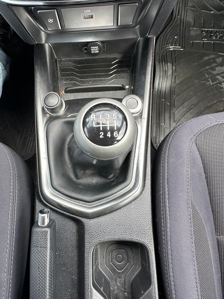 SsangYong TIVOLI 2024 - Imagen 16 de 19