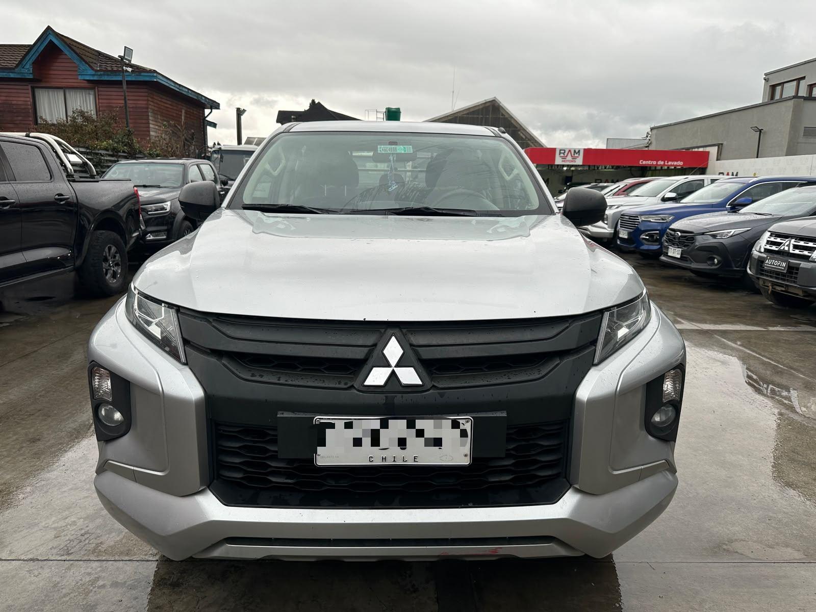 Mitsubishi L200 2021 - Foto 2 de 19