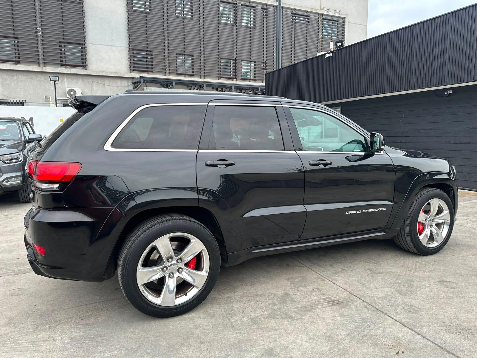 Jeep GRAND CHEROKEE 6.4 AUT 2014 - Imagen 4 de 19