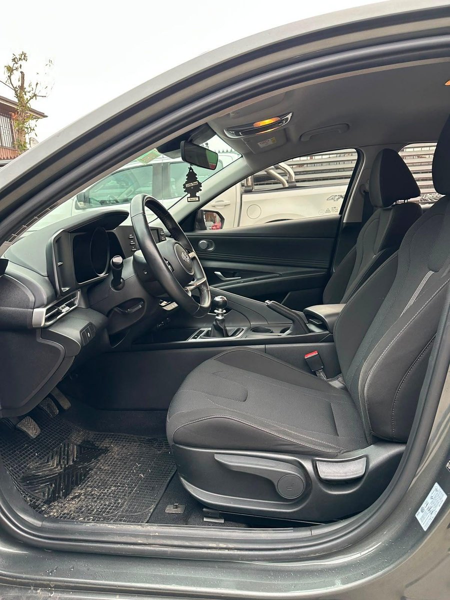 Hyundai ELANTRA 2022 - Imagen 9 de 19
