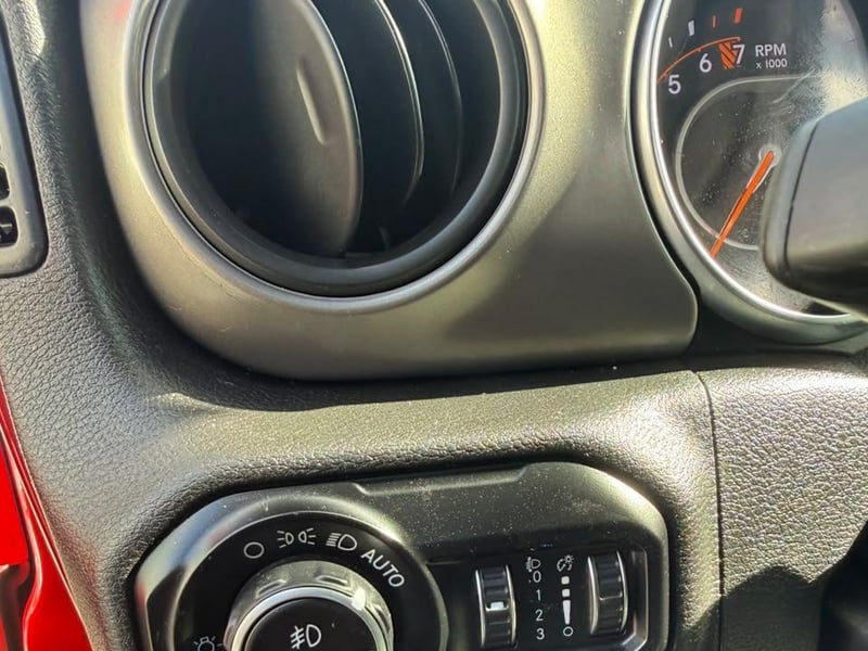 Jeep WRANGLER 2020 - Imagen 13 de 16