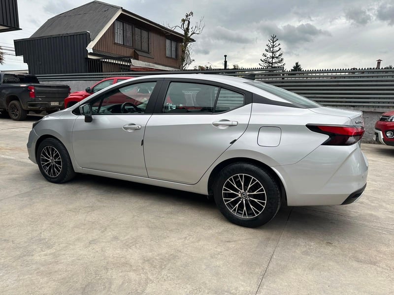 Nissan VERSA 2022 - Imagen 6 de 19