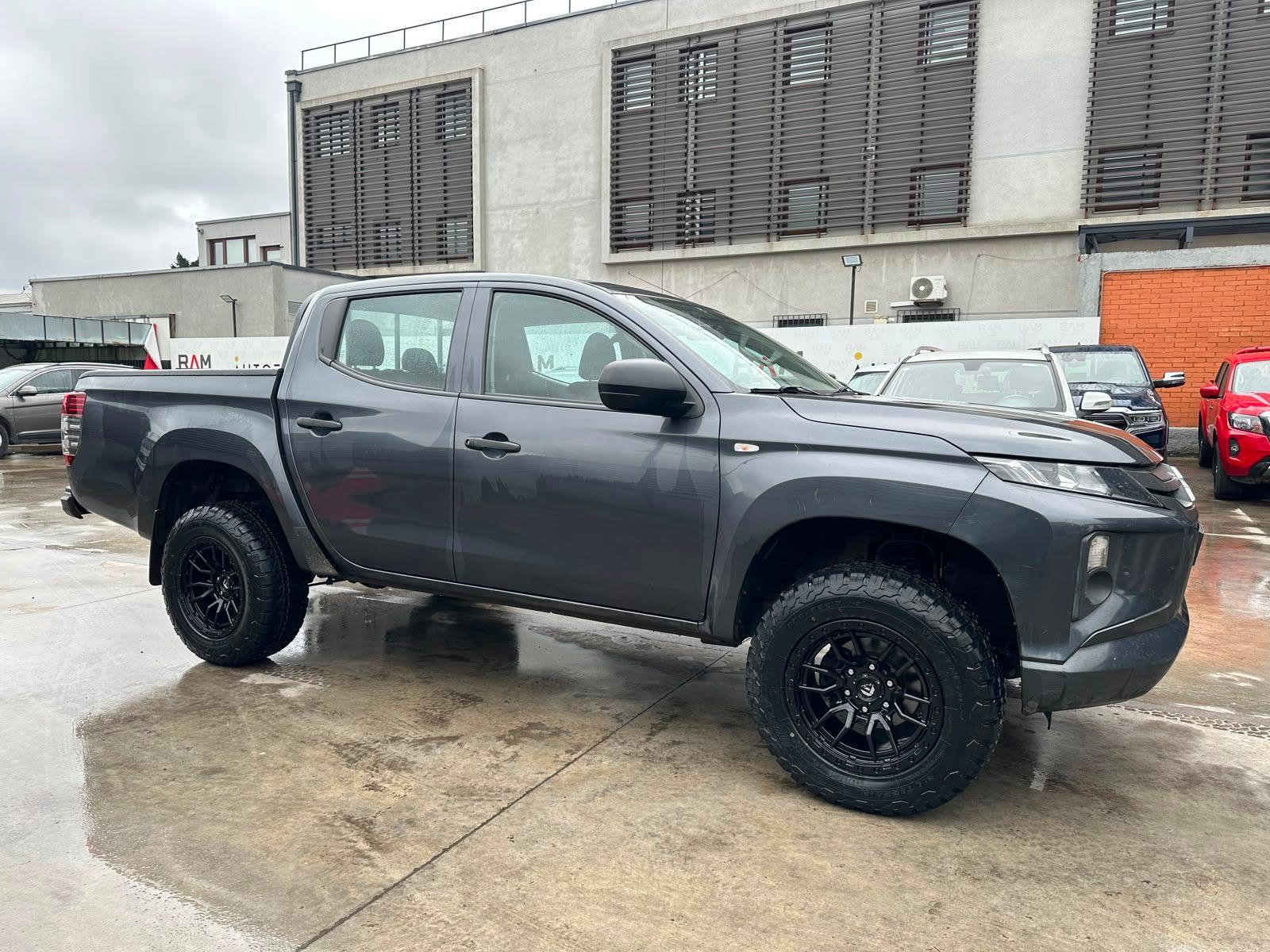 Mitsubishi L200 2020 - Foto 3 de 18