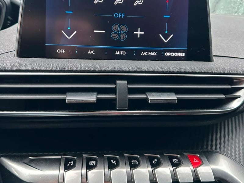 Peugeot 3008 2020 - Imagen 15 de 19