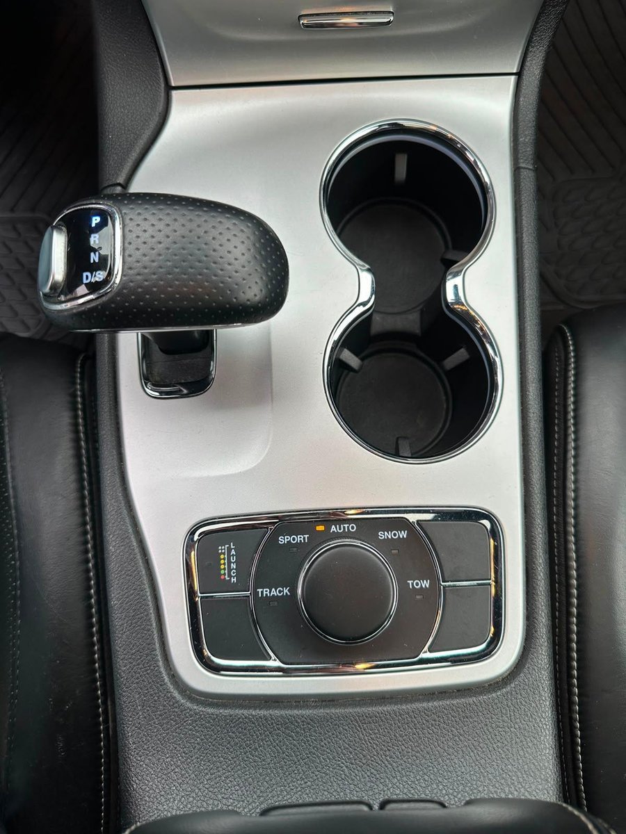 Jeep GRAND CHEROKEE 6.4 AUT 2014 - Imagen 16 de 19