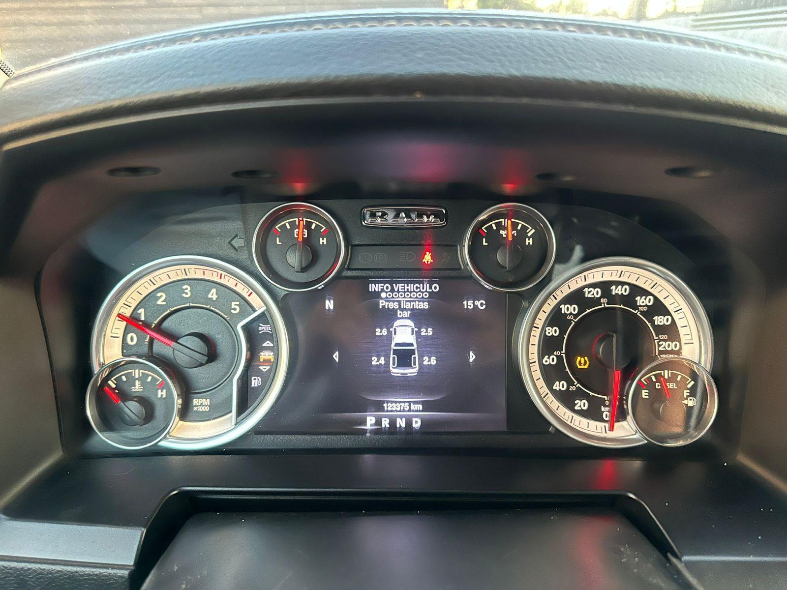 Dodge RAM 2500 2017 - Imagen 13 de 18