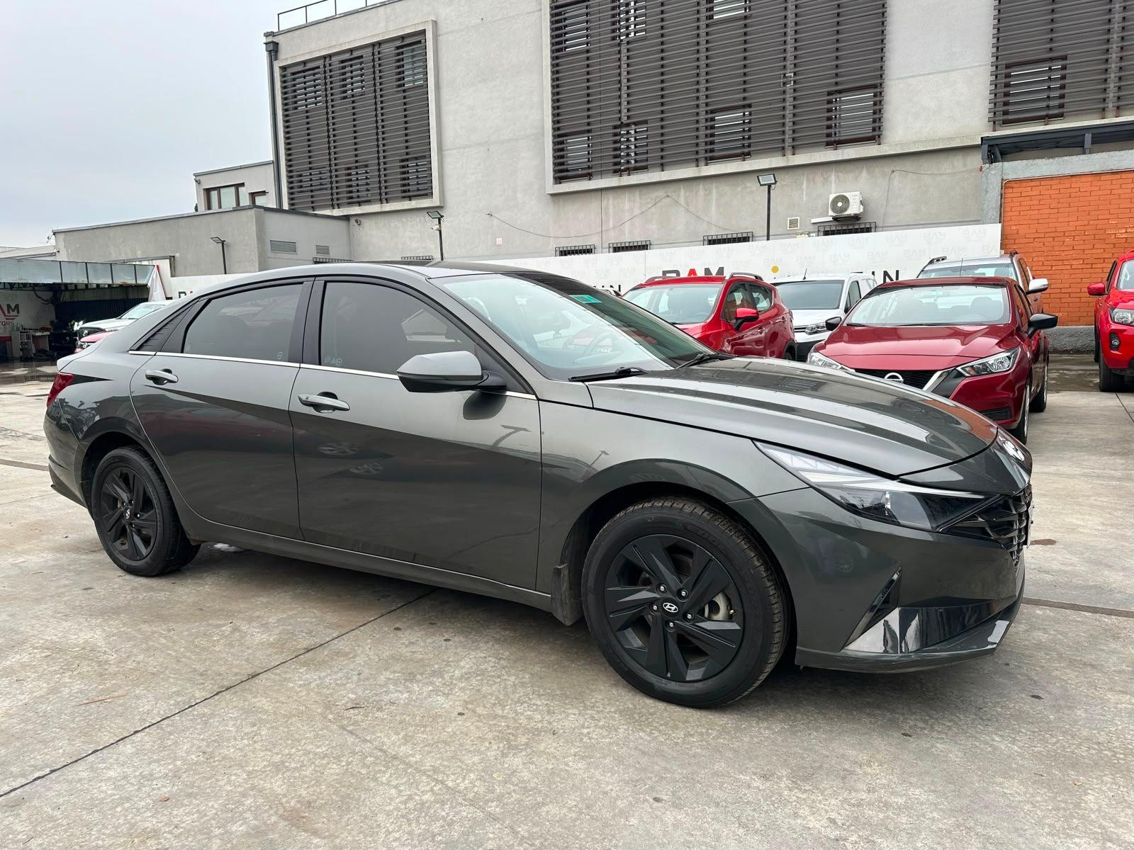 Hyundai ELANTRA 2022 - Imagen 13 de 19