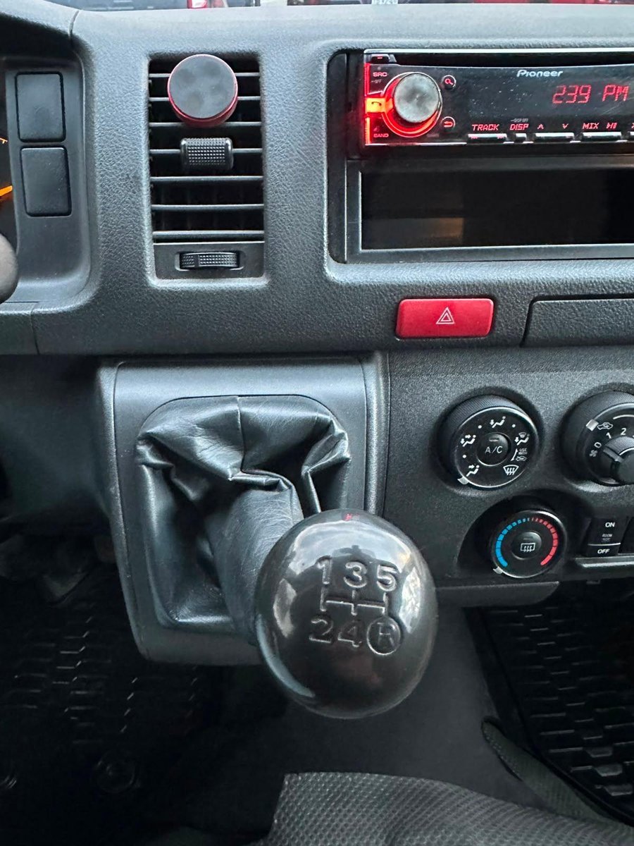 Toyota HIACE 2018 - Imagen 15 de 19