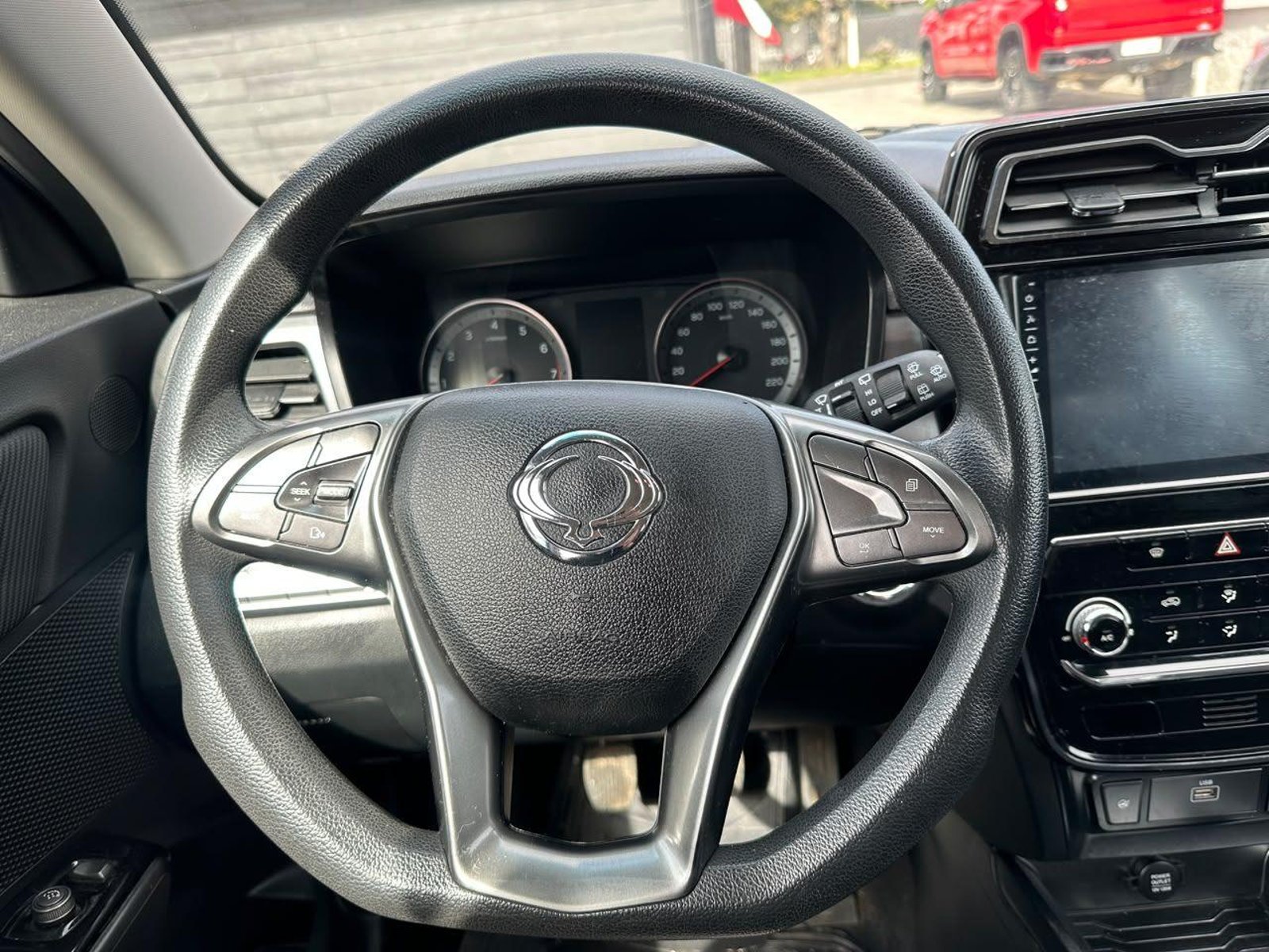 SsangYong TIVOLI 2024 - Imagen 12 de 19