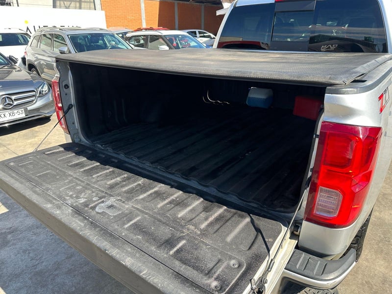 Chevrolet Silverado 2018 - Imagen 18 de 19