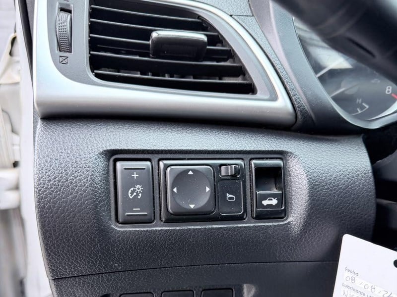 Nissan SENTRA 2017 - Imagen 11 de 19