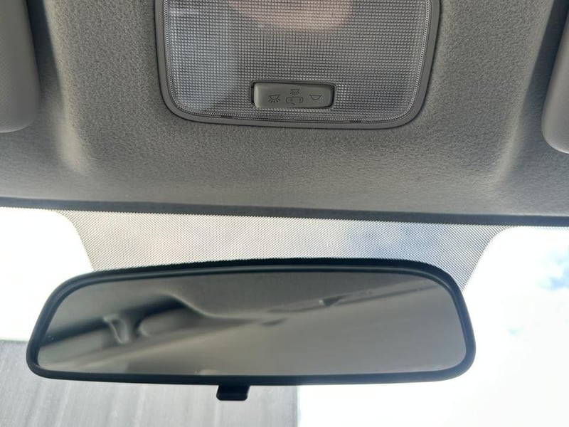 Kia SOLUTO 2024 - Imagen 14 de 19