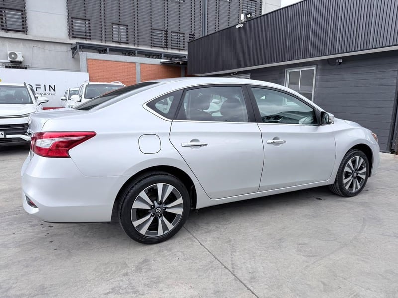 Nissan SENTRA 2017 - Imagen 4 de 19