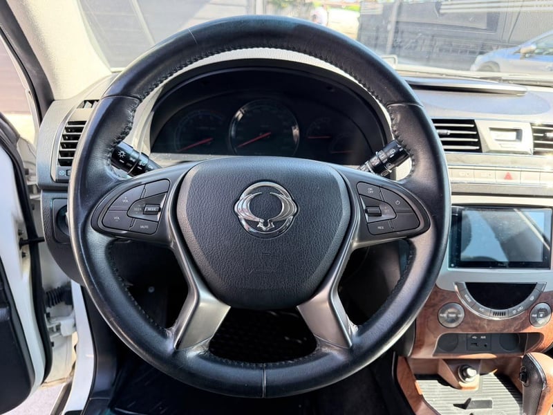 SsangYong REXTON 2017 - Imagen 12 de 19