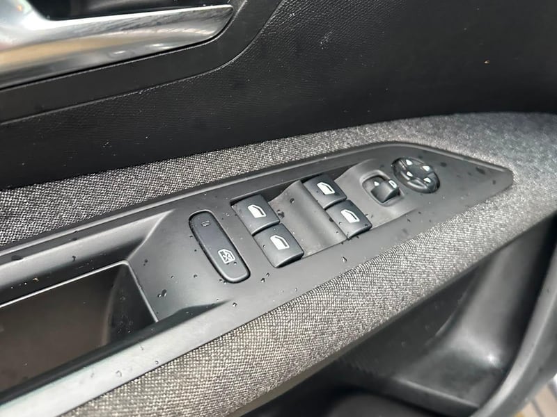 Peugeot 3008 2020 - Imagen 10 de 19