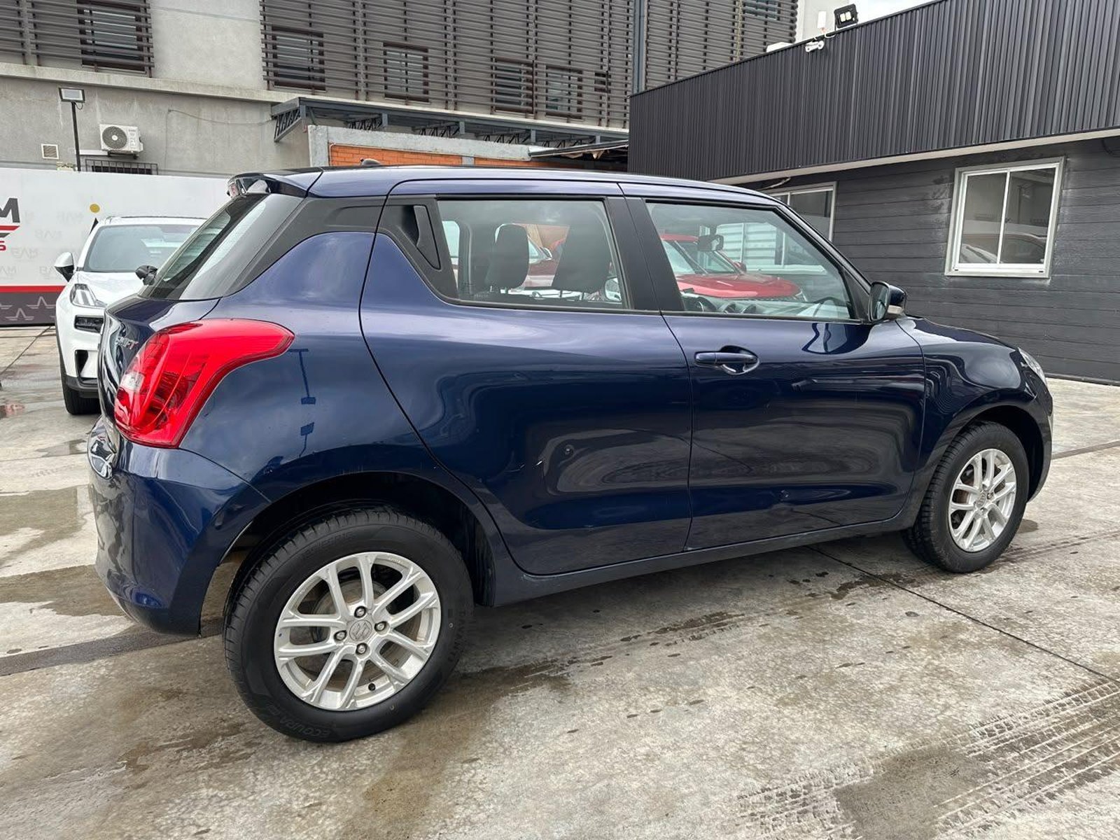 Suzuki SWIFT 2021 - Foto 4 de 18