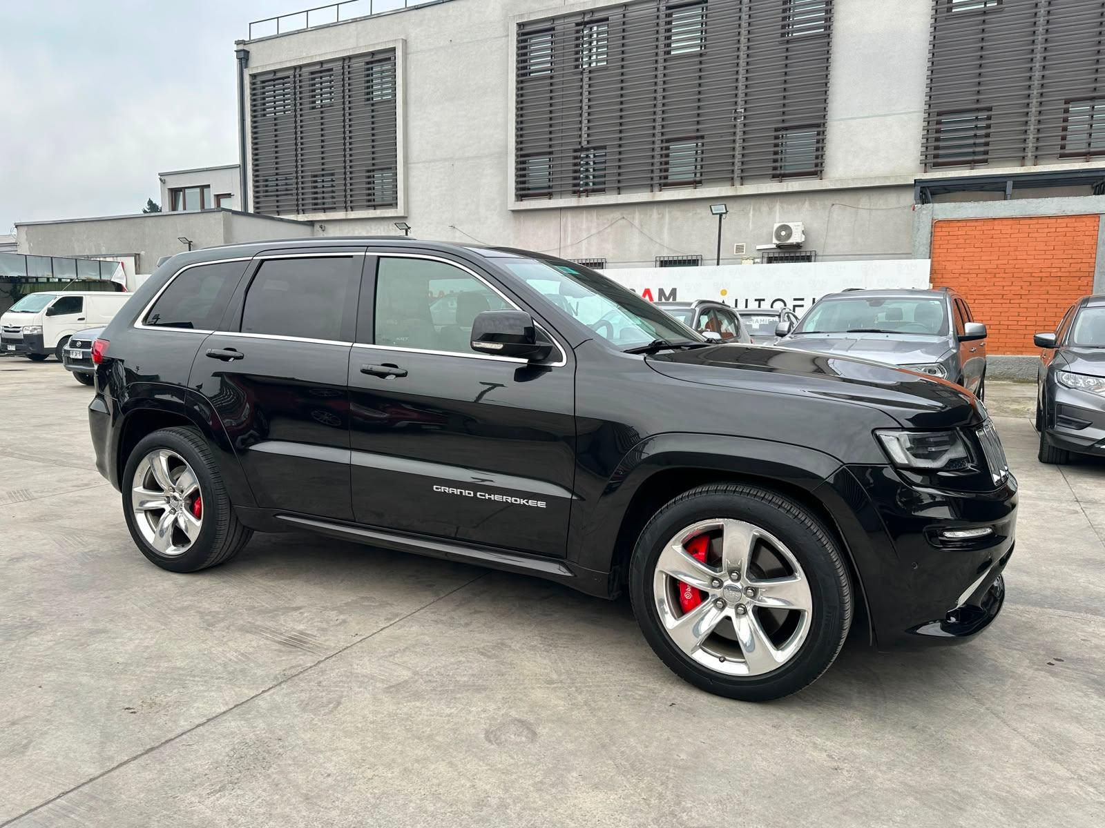 Jeep GRAND CHEROKEE 6.4 AUT 2014 - Foto 3 de 19