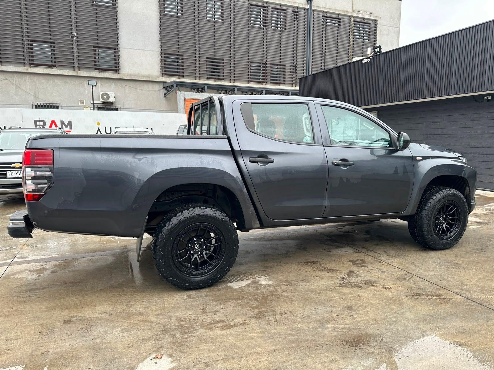 Mitsubishi L200 2020 - Foto 4 de 18