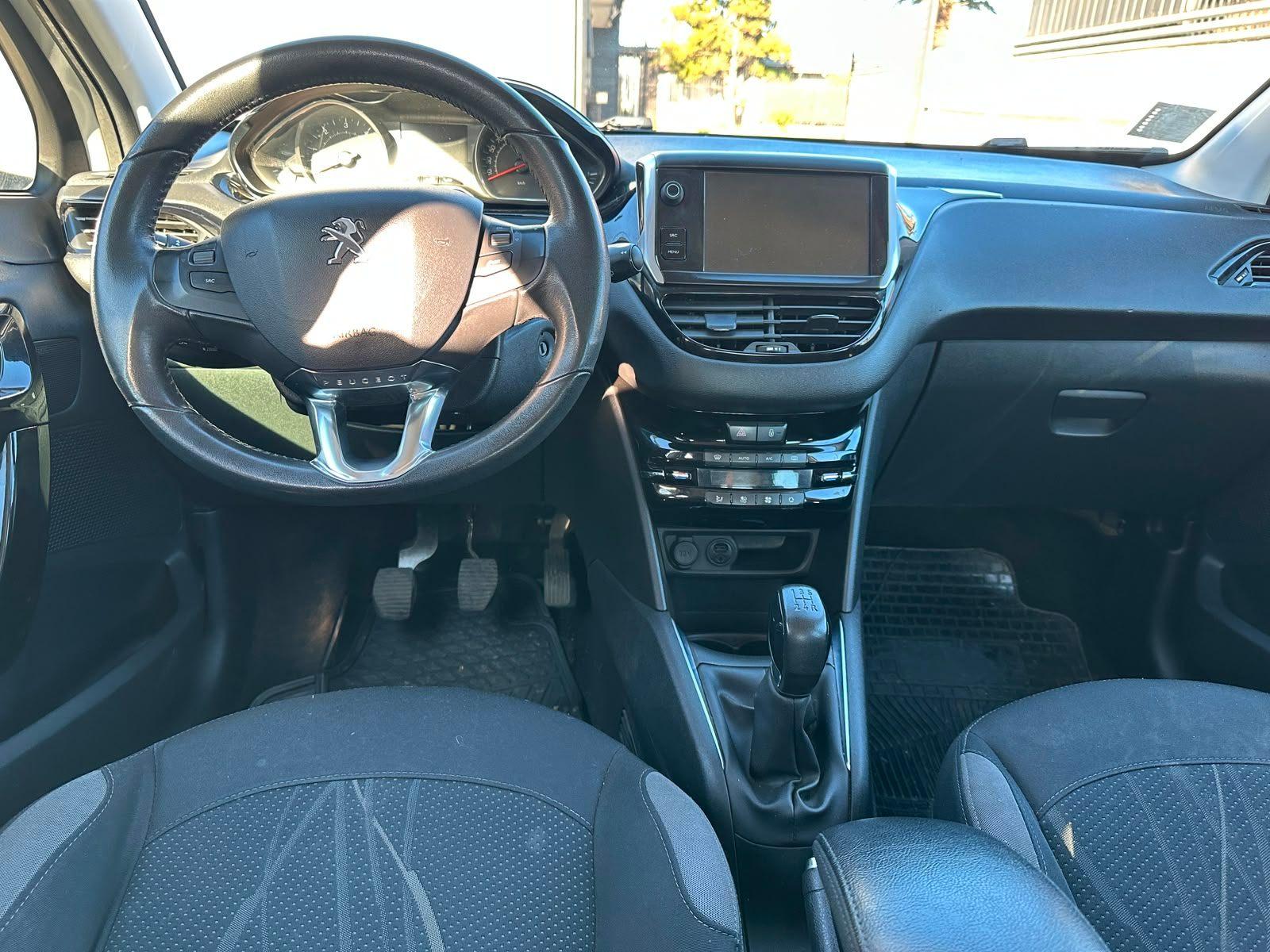 Peugeot 208 2015 - Imagen 8 de 19