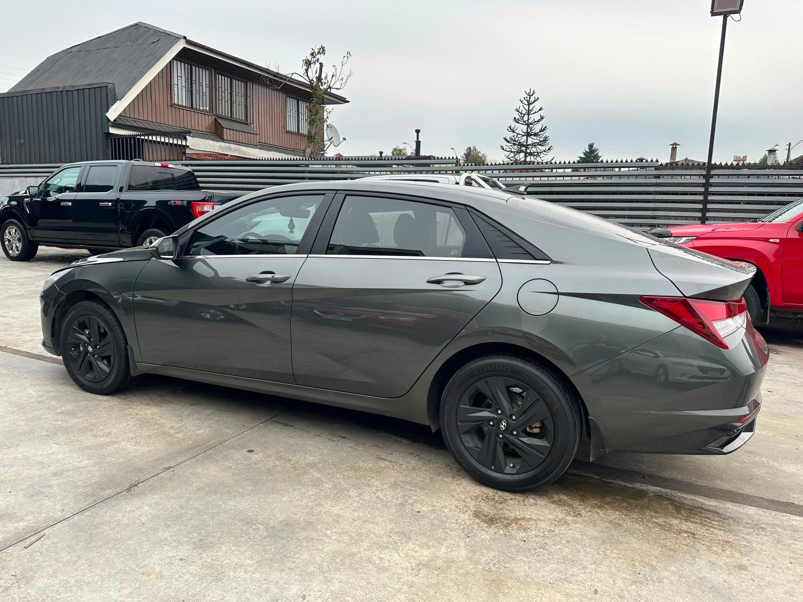 Hyundai ELANTRA 2022 - Imagen 14 de 19
