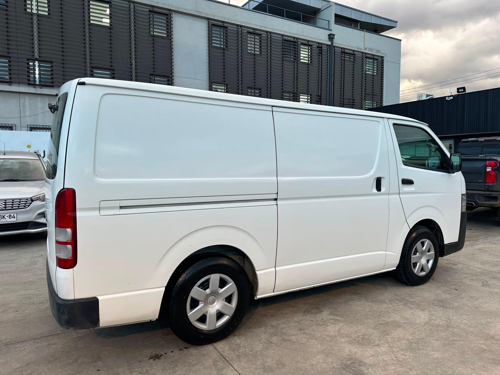 Toyota HIACE 2018 - Foto 4 de 19