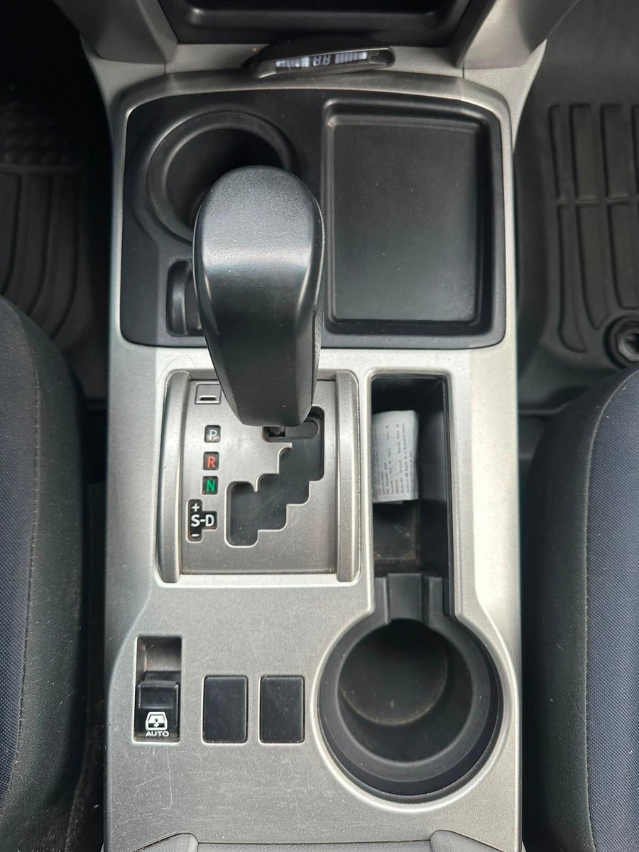 Toyota 4RUNNER 2012 - Imagen 16 de 19