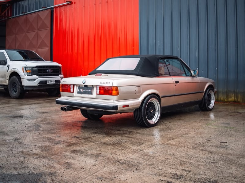 BMW E30 325i 1988 - Imagen 13 de 20
