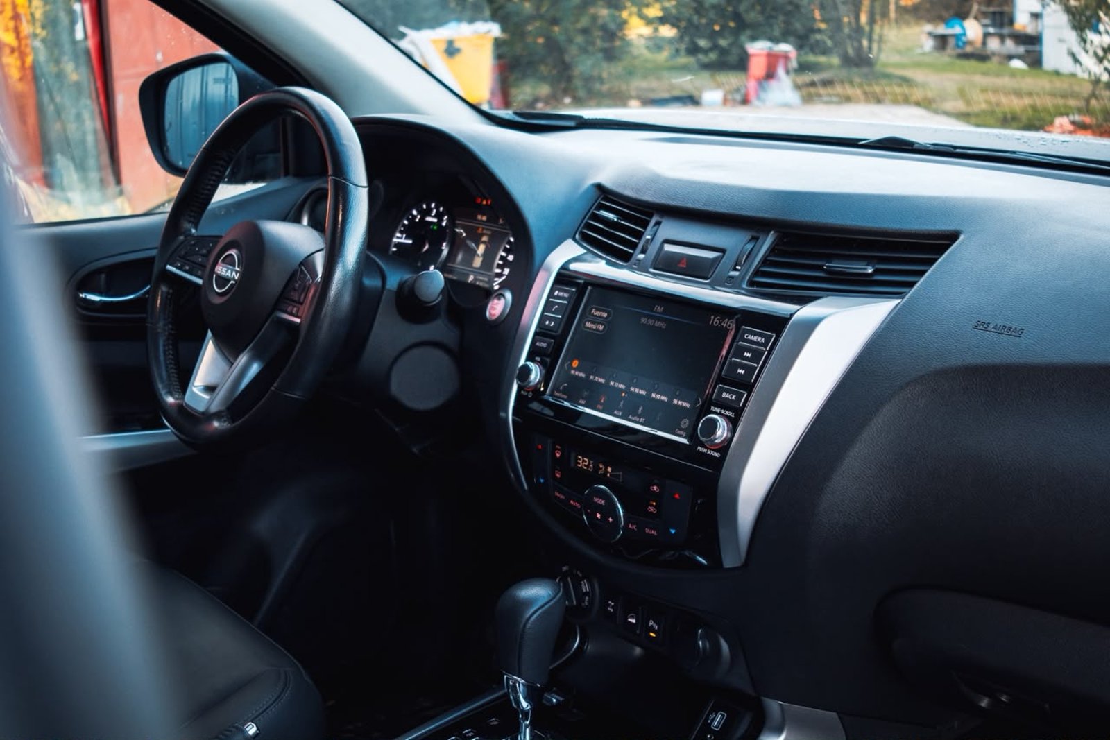NISSAN NAVARA PLATINUM 2023 - Imagen 12 de 19