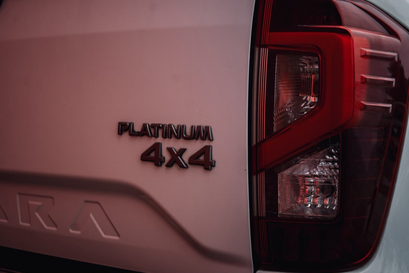 NISSAN NAVARA PLATINUM 2023 - Imagen 9 de 13