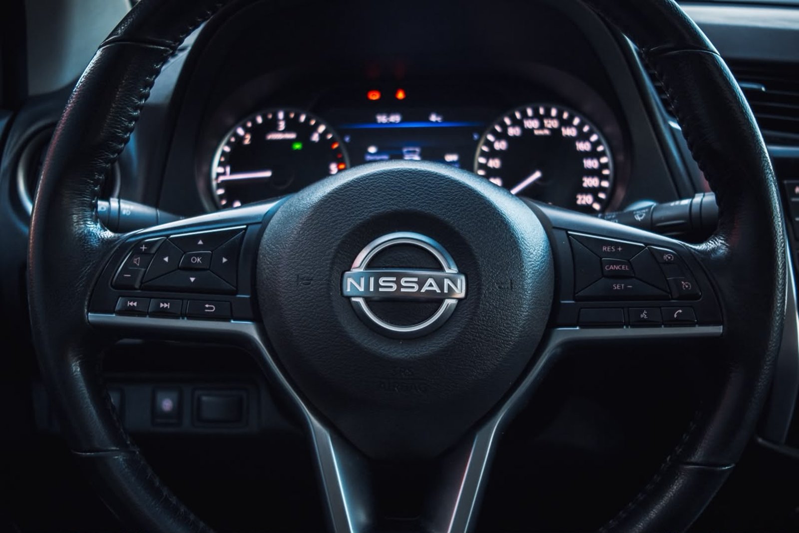 NISSAN NAVARA PLATINUM 2023 - Imagen 11 de 19