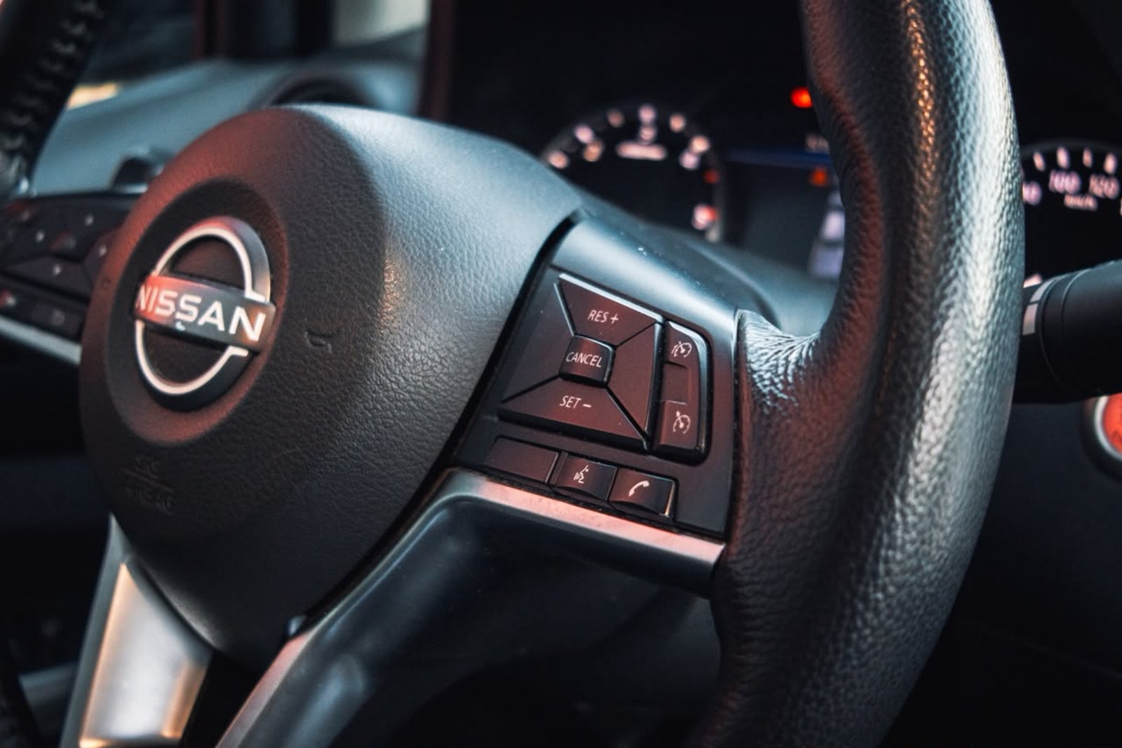 NISSAN NAVARA PLATINUM 2023 - Imagen 14 de 18