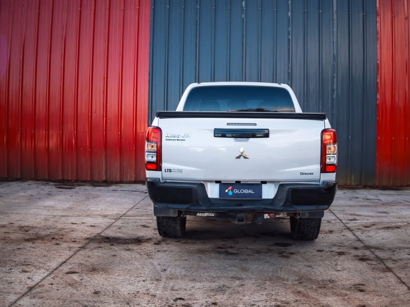 Mitsubishi L200 Dakar 2023 - Imagen 12 de 20