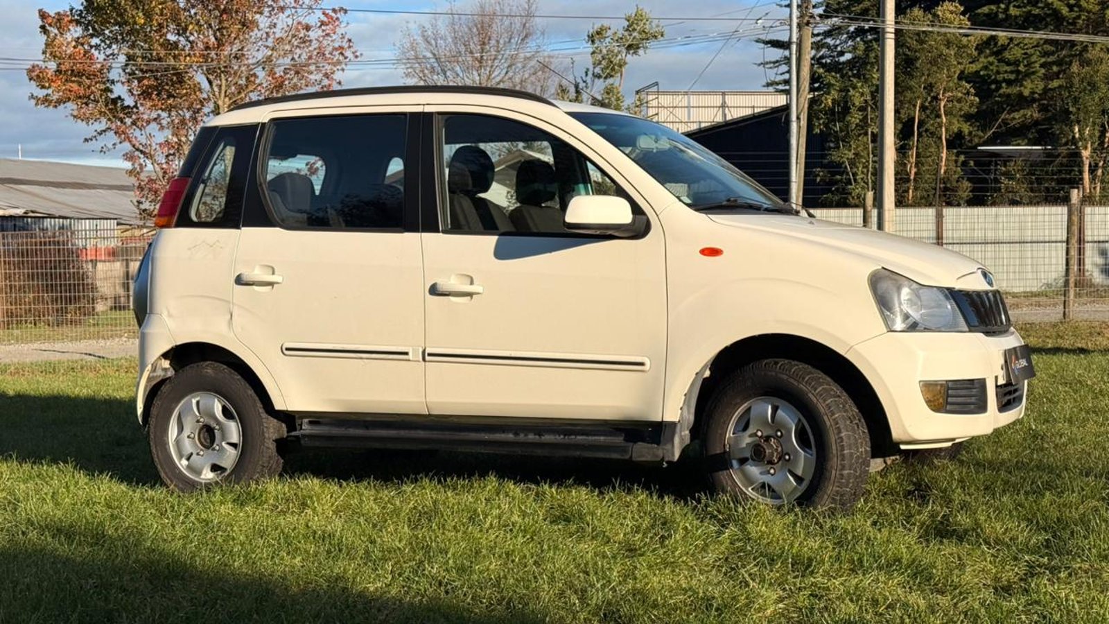 Mahindra QUANTO C8 CRDE 2016 - Imagen 5 de 13