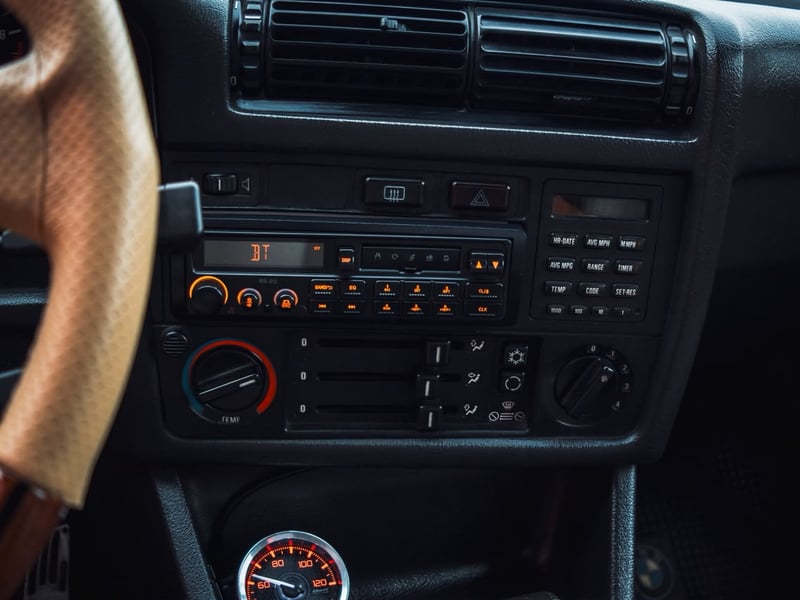 BMW E30 325i 1988 - Imagen 17 de 20