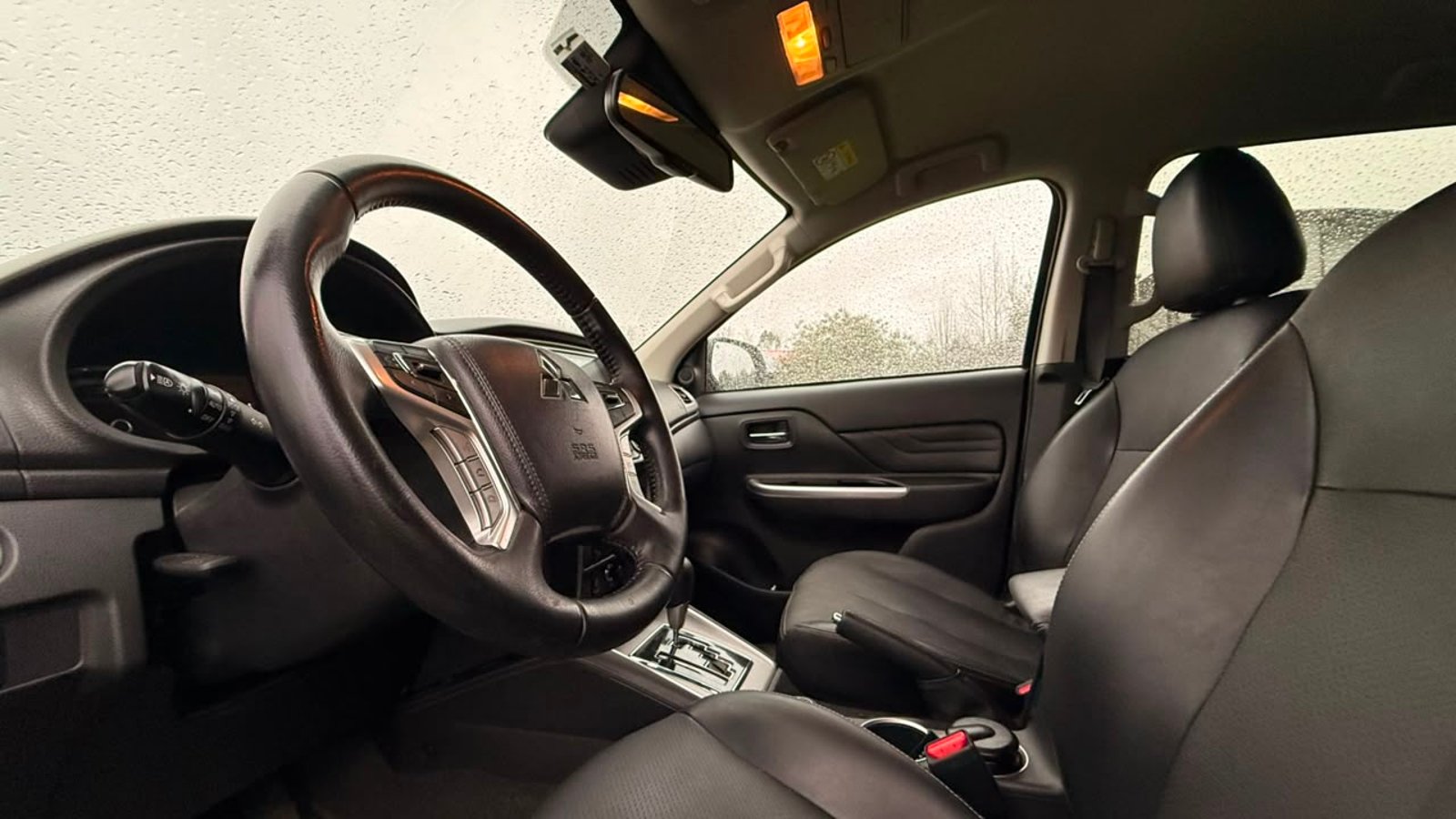 Mitsubishi L200 DAKAR HP 2023 - Imagen 14 de 16