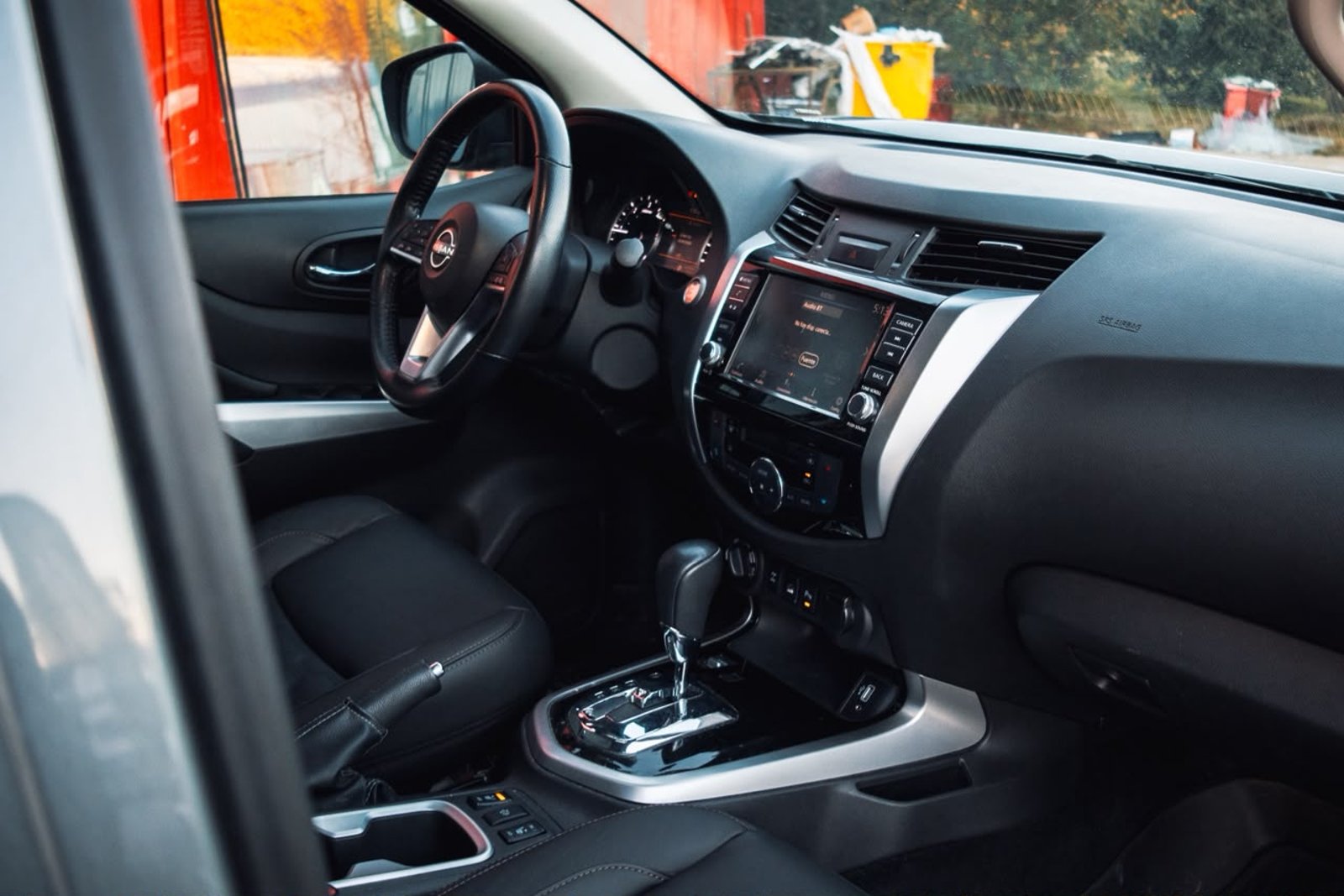 NISSAN NAVARA PLATINUM 2023 - Imagen 13 de 18